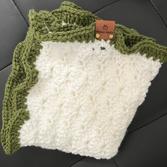 NWT KNANA KNOTS, Baby Lovey, Security Blanket. Forrest Green and White. Crochet - Picture 1 of 3